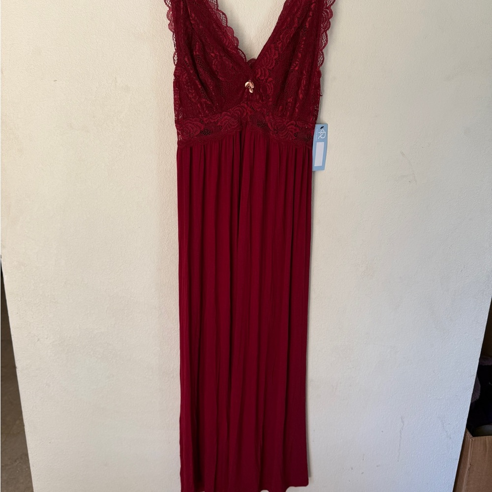 Alcea Rosea Luxurious Burgundy Lace Chemise nightgown size medium